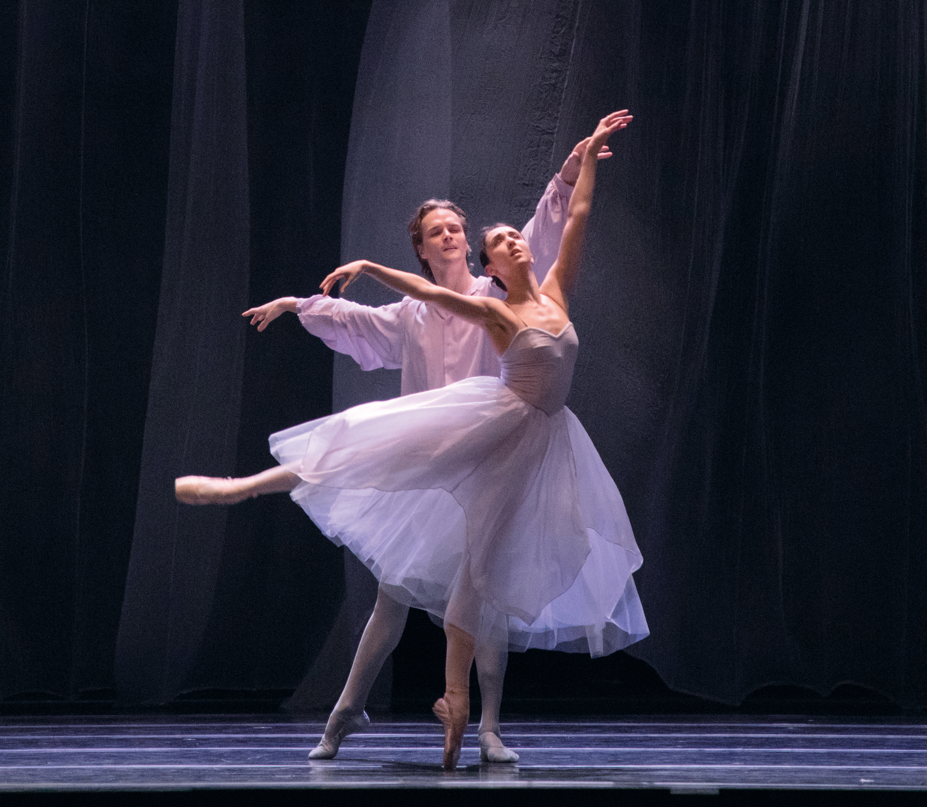 Ballet life. Анастасия Лименько балерина. Призрачный бал балет. Брянцев балет. Призрачный бал балет театр Станиславского и Немировича.