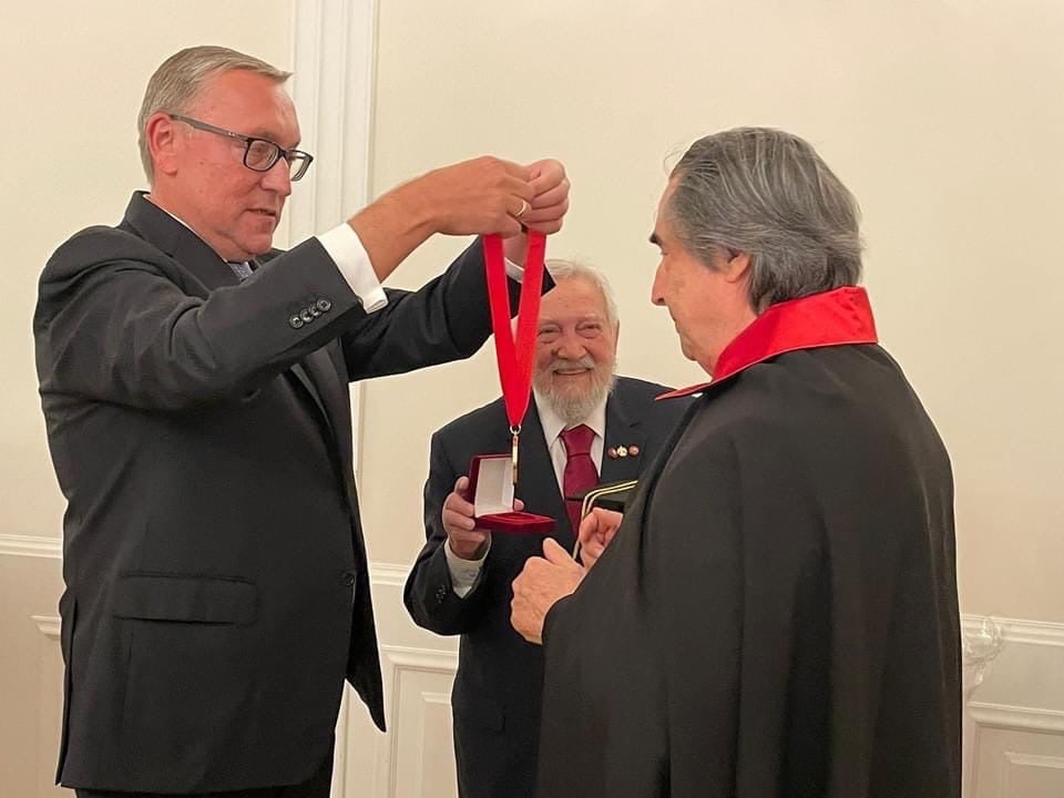 Риккардо Мути наградили в Посольстве России в Австрии