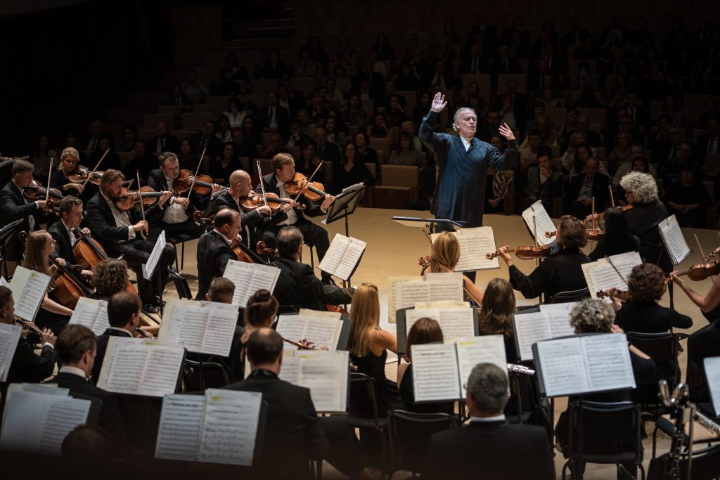 Шостакович и Брукнер стали героями симфонических программ Валерия Гергиева в «Зарядье»