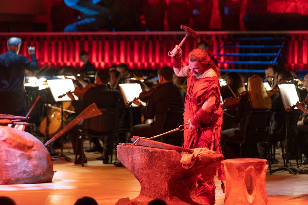 Музыканты Мариинского театра исполнят в «Зарядье» оперу Вагнера «Гибель богов»