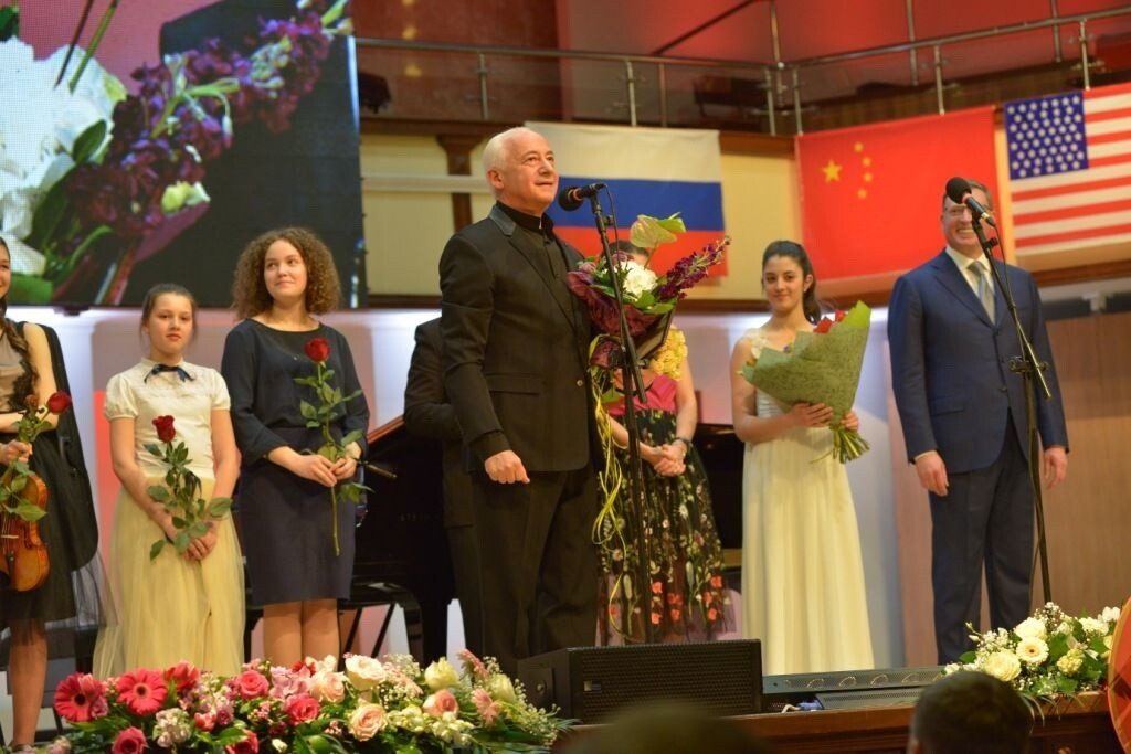 Гран-При конкурса скрипачей имени Янкелевича поделили участники из Аргентины и Словении
