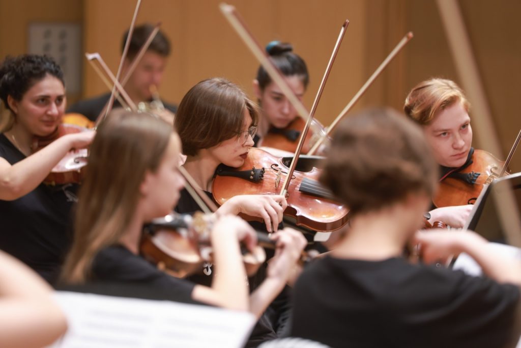 Сибирский юношеский оркестр поработает с musicAeterna Теодора Курентзиса