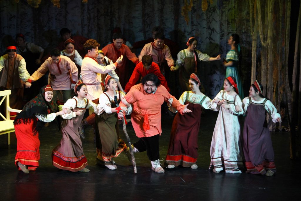 Китайские студенты Санкт-Петербургской консерватории спели и сыграли оперу Чайковского