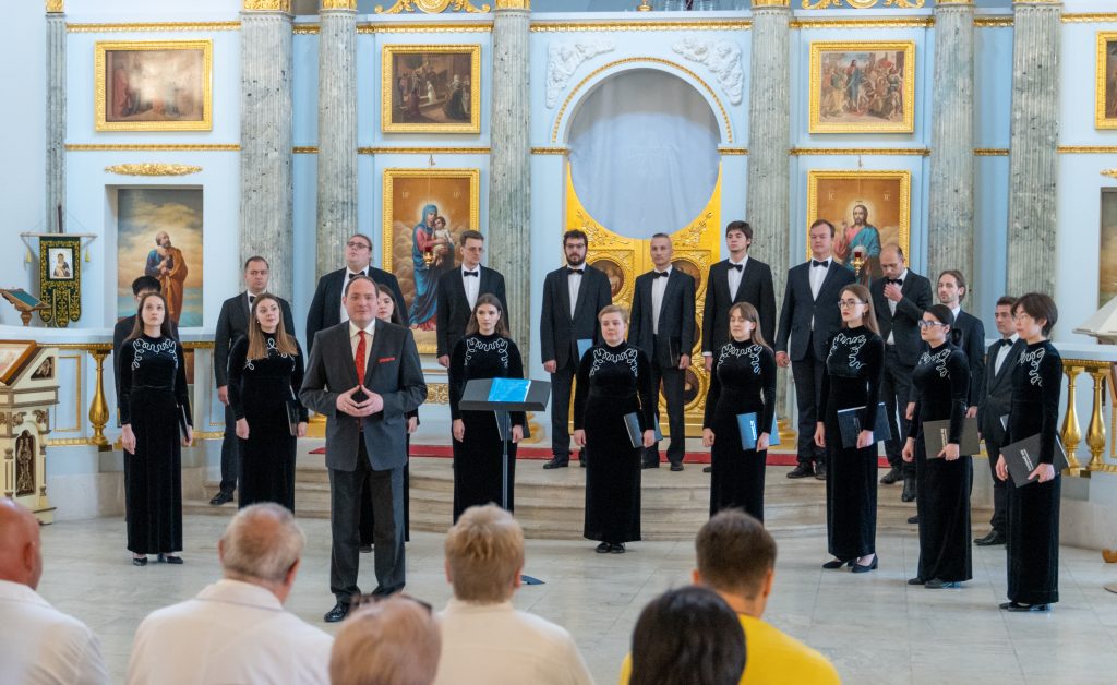 Камерный хор Московской консерватории поздравил врачей знаменитого Склифа
