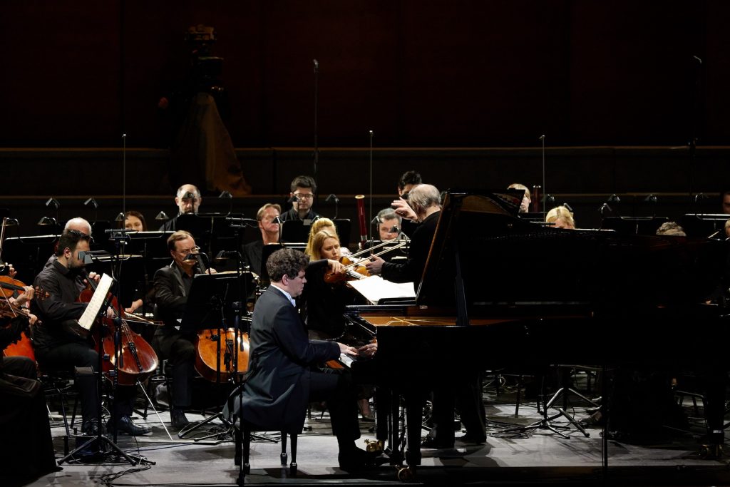Валерий Гергиев, солисты оперы и Симфонический оркестр Мариинского театра выступят в Зарядье