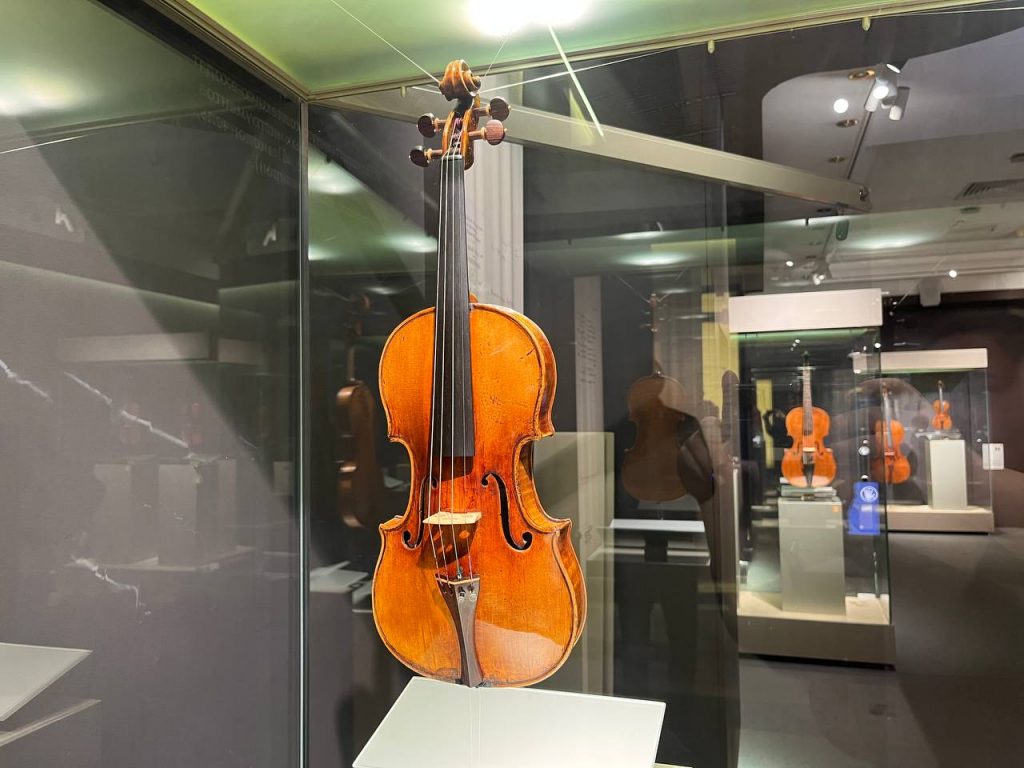 На выставке музея музыки можно увидеть отреставрированную «Скрипку Венявского»