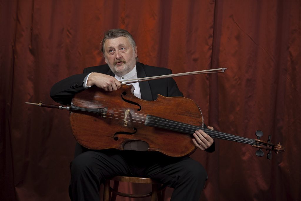Сергей Судзиловский: Природный звук виолончели не очень часто используется современными композиторами