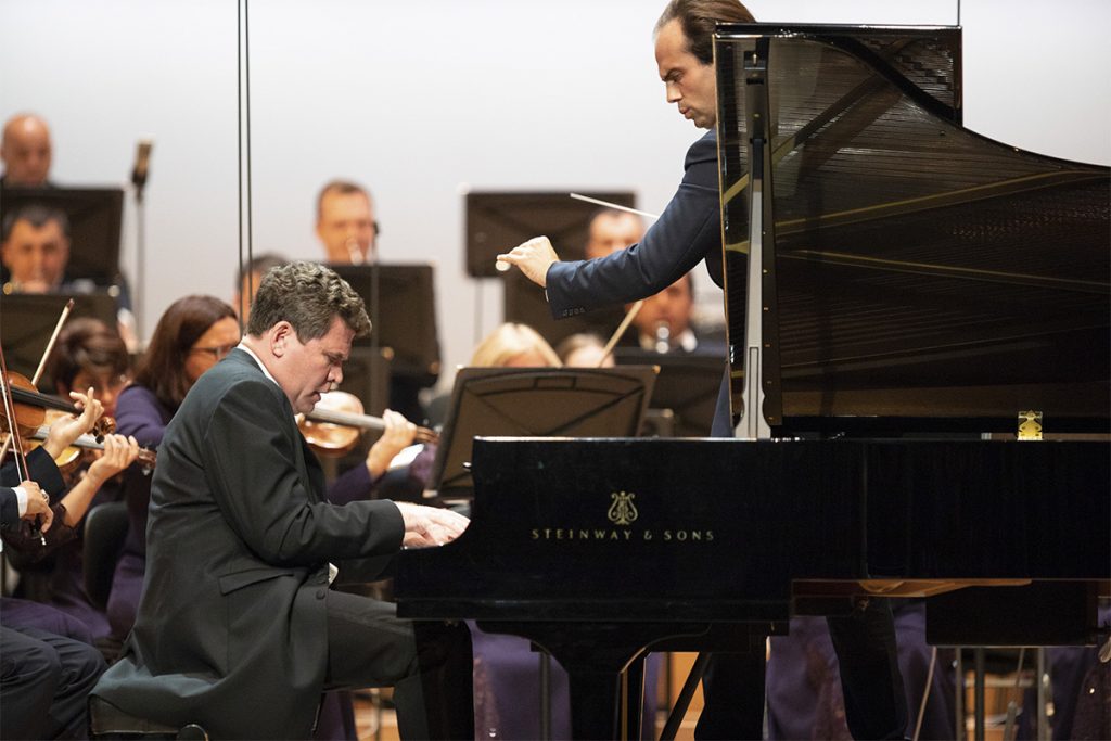 Денис Мацуев и ГАСО РБ впервые выступят в залах Московской консерватории и Мариинки