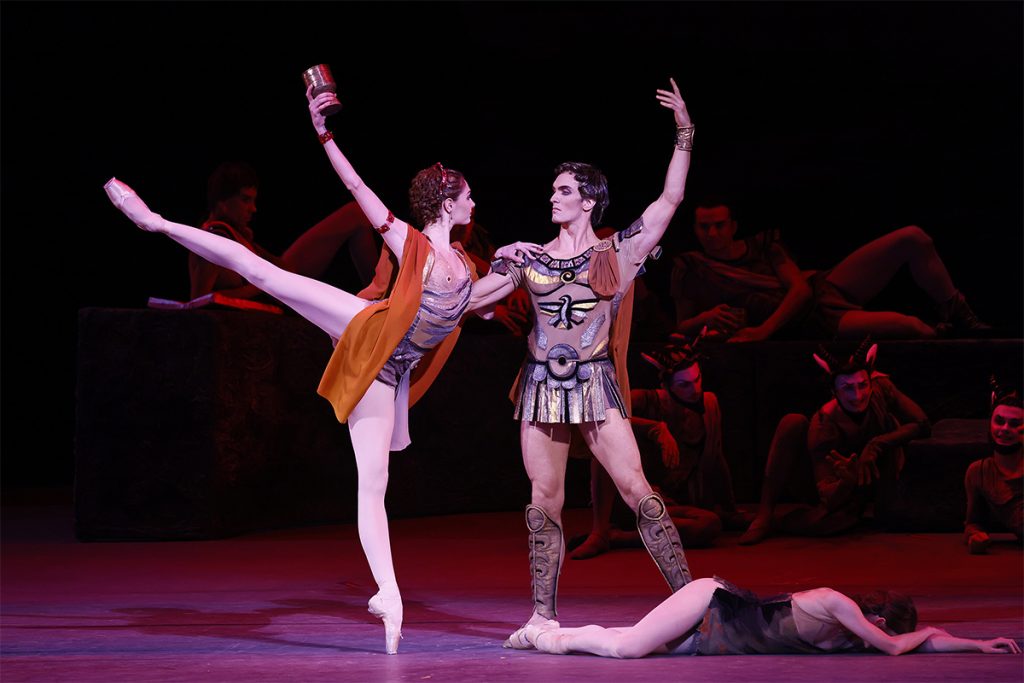 Впервые за двадцать лет в Мариинском театре пройдут гастроли балетной труппы Большого