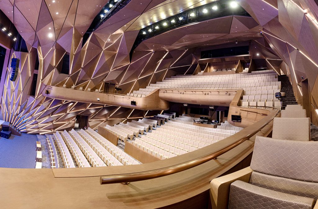 Заслуженный коллектив России впервые концертирует во Вьетнаме