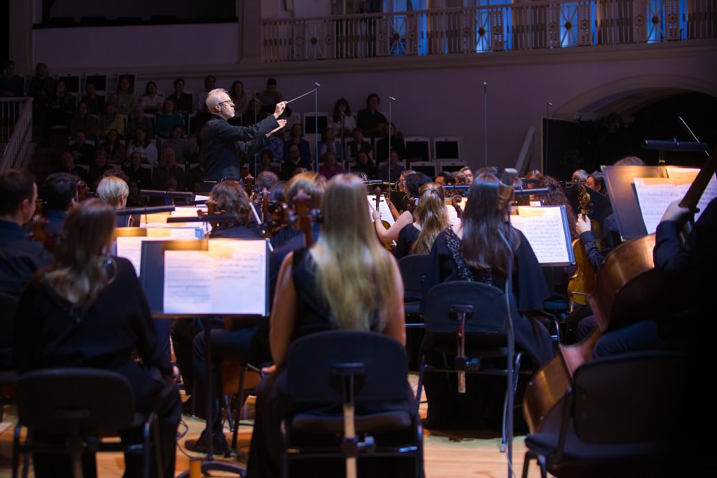 Музыкальное кафкианство и удары по современности