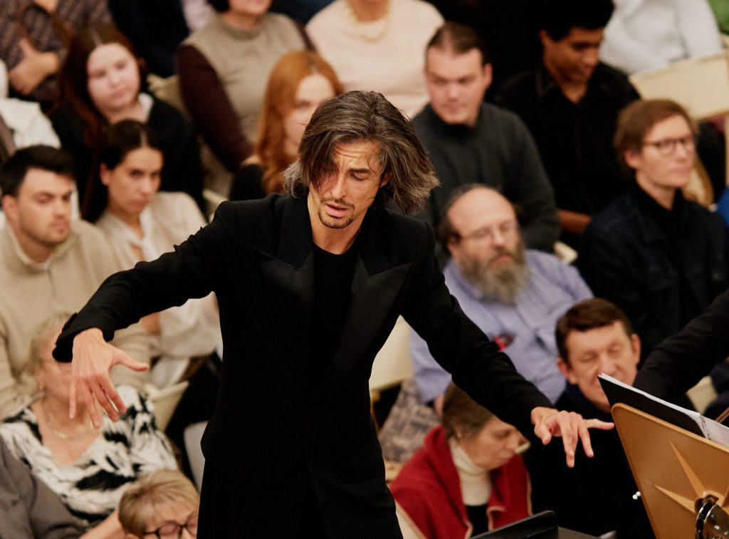 Две модели мироздания