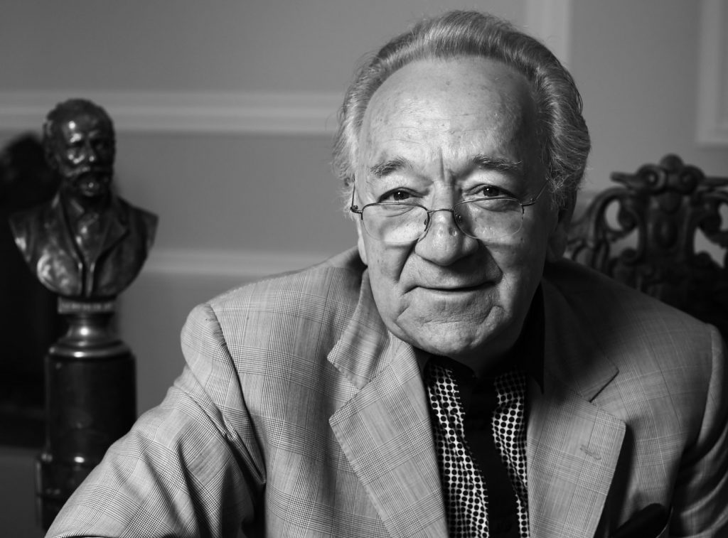 В Петербурге выберут проект мемориальной доски Юрию Темирканову