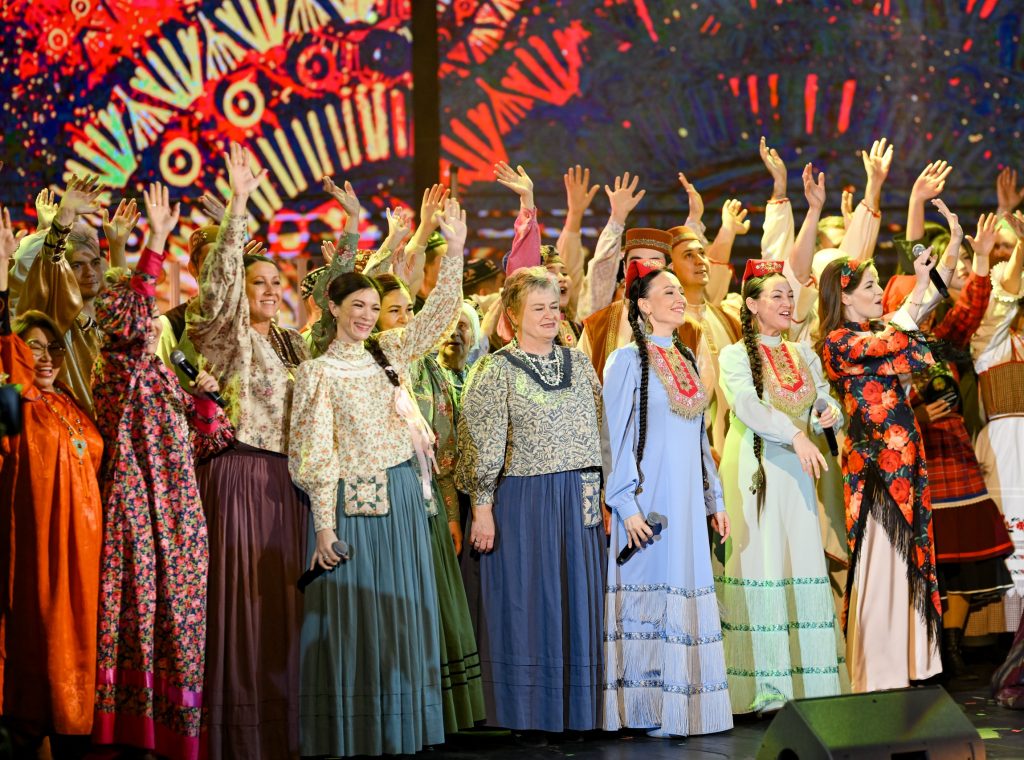 Диалог традиций, народов и поколений