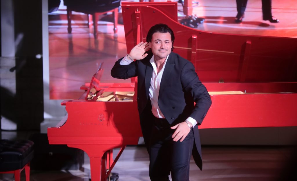 Одолжите тенора. Итальянского