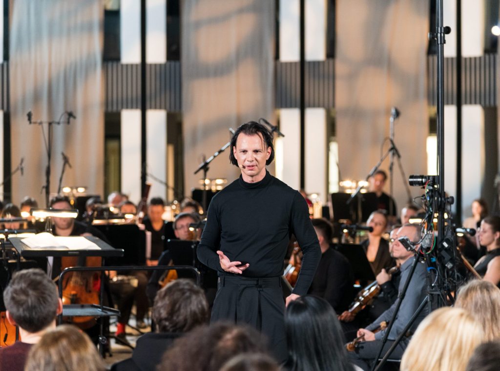 musicAeterna проведет трансляцию открытой репетиции «Немецкого реквиема» с Теодором Курентзисом